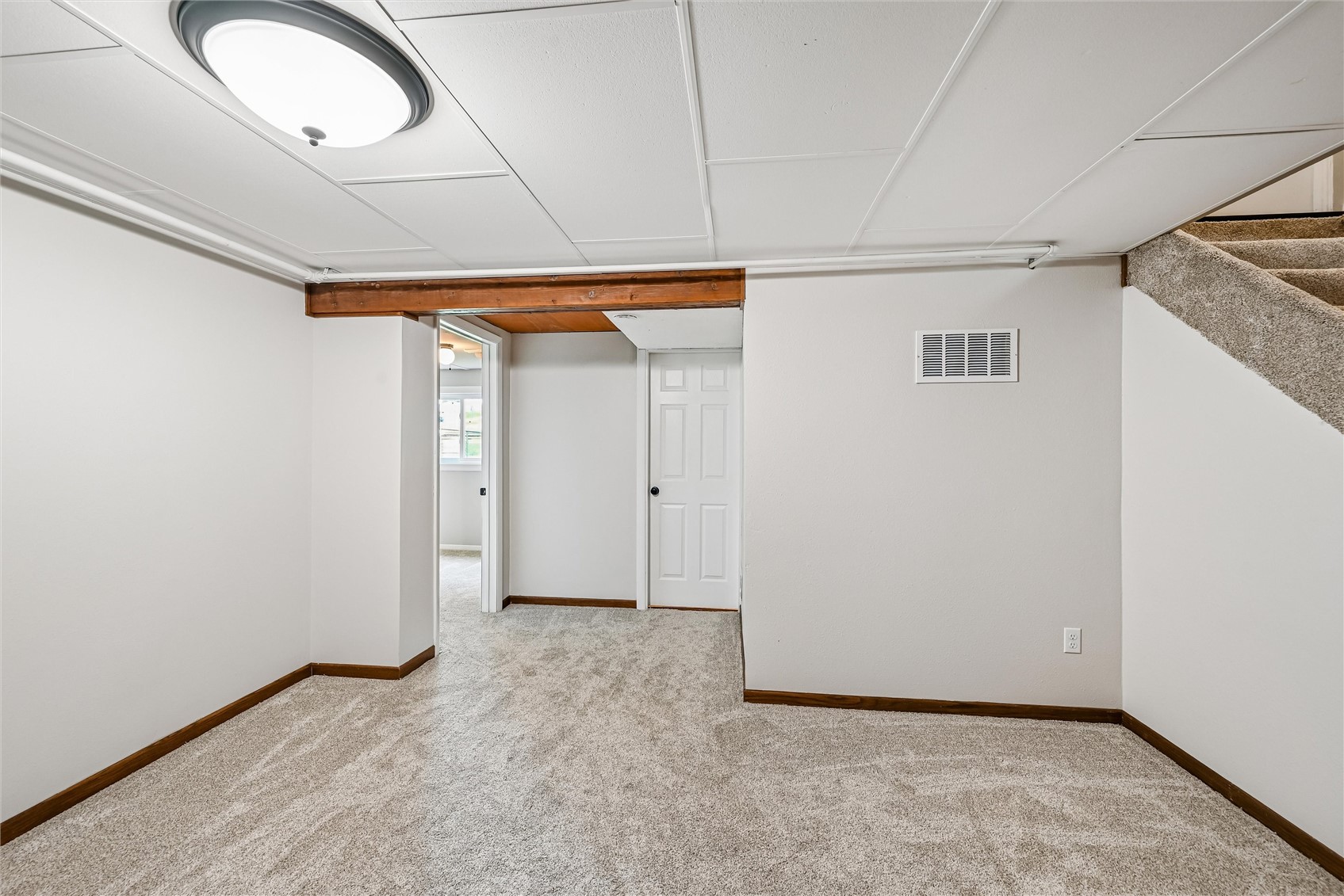 1512 Rainbow Drive Belle Plaine IA 52208