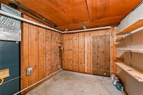 1512 Rainbow Drive Belle Plaine IA 52208