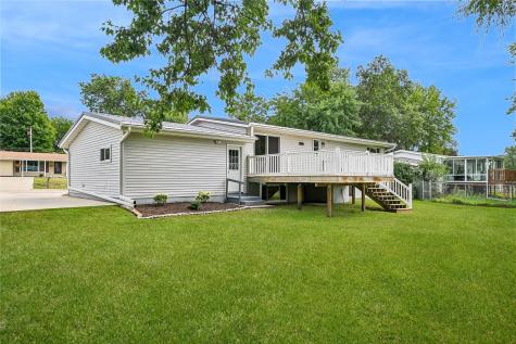 1512 Rainbow Drive Belle Plaine IA 52208