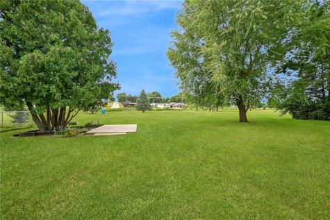 1512 Rainbow Drive Belle Plaine IA 52208