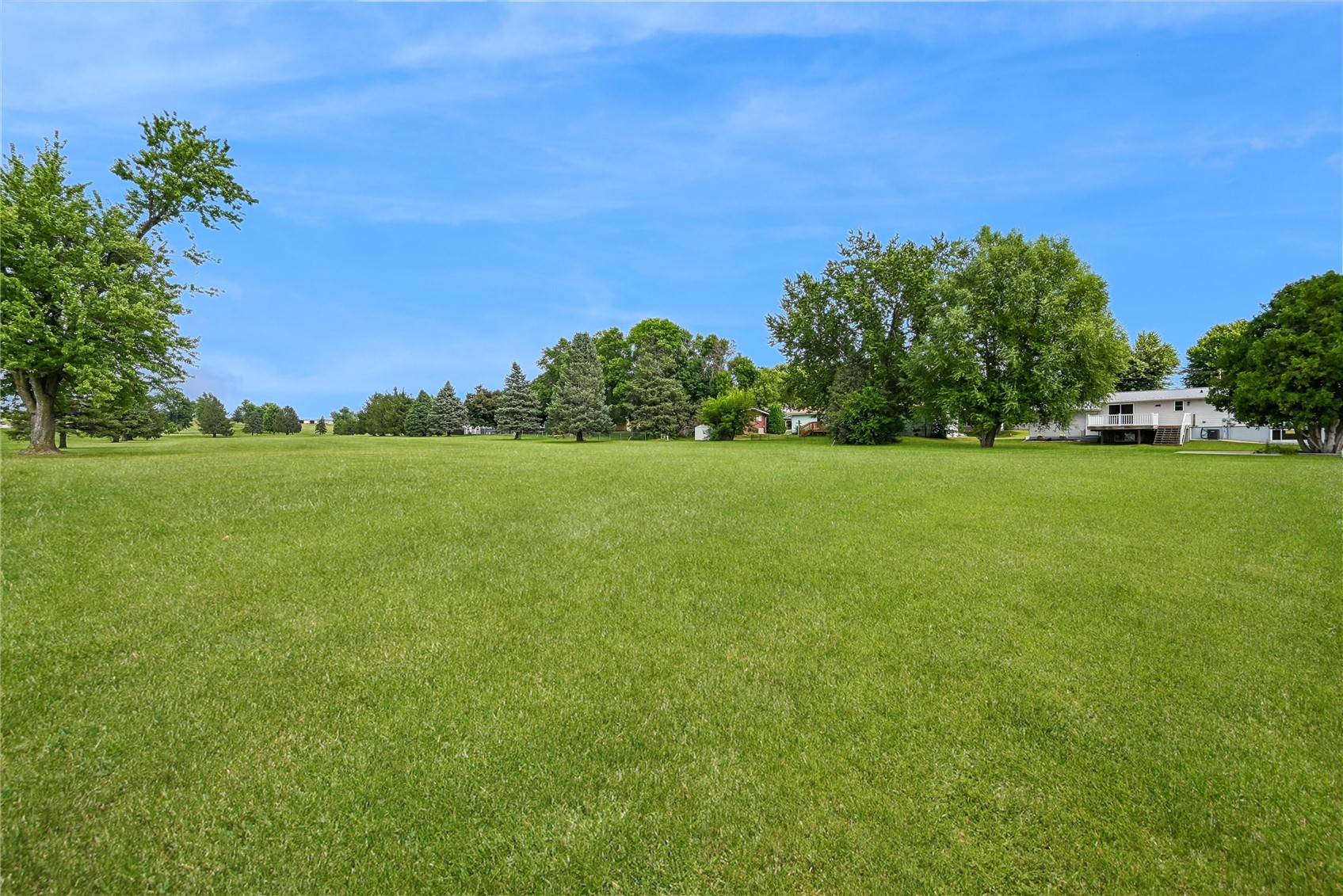 1512 Rainbow Drive Belle Plaine IA 52208