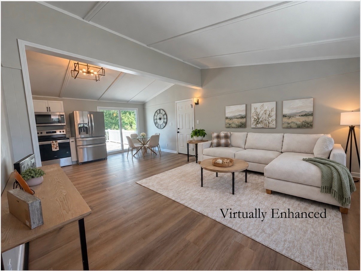 1512 Rainbow Drive Belle Plaine IA 52208