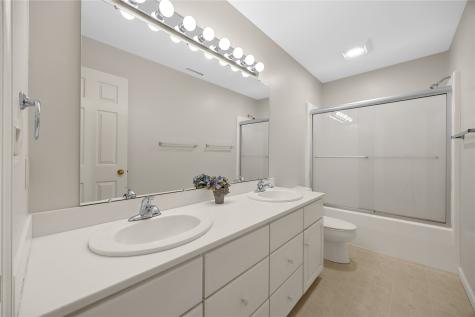 132 Tahoe Court SE Cedar Rapids IA 52403