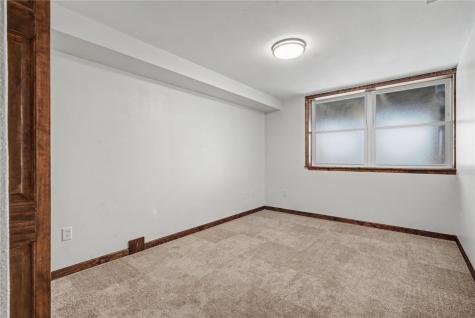 394 East Post Road SE Cedar Rapids IA 52403