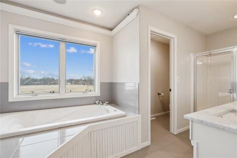 1595 Valentine Circle Marion IA 52302