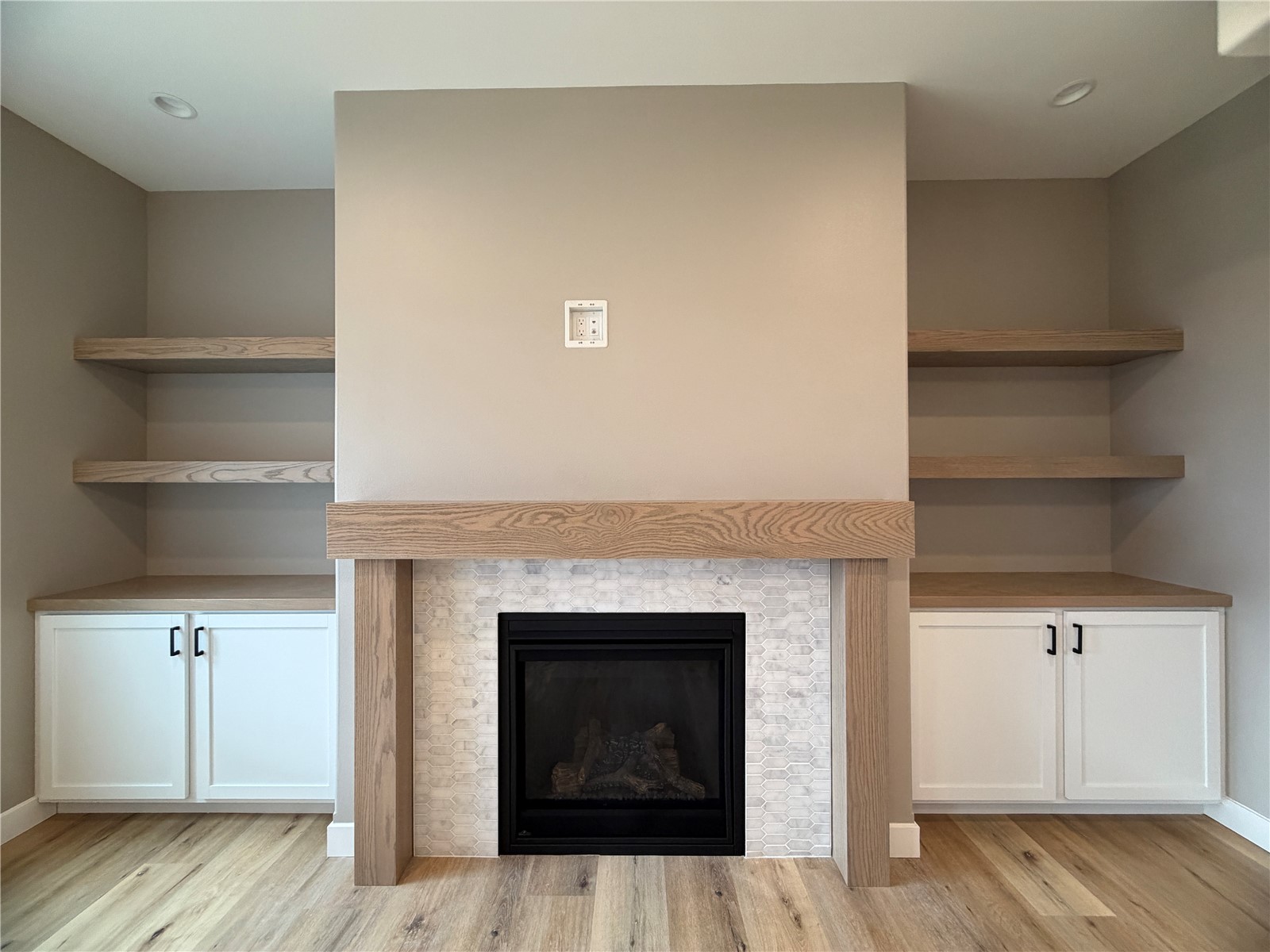 1306 E Gable Way Tiffin IA 52340