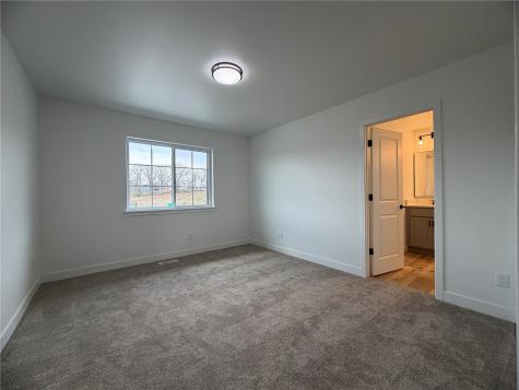 1306 E Gable Way Tiffin IA 52340