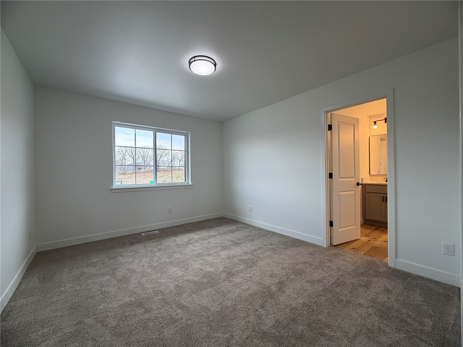 1306 E Gable Way Tiffin IA 52340