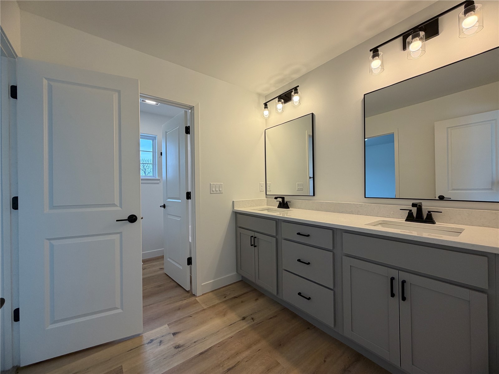 1306 E Gable Way Tiffin IA 52340