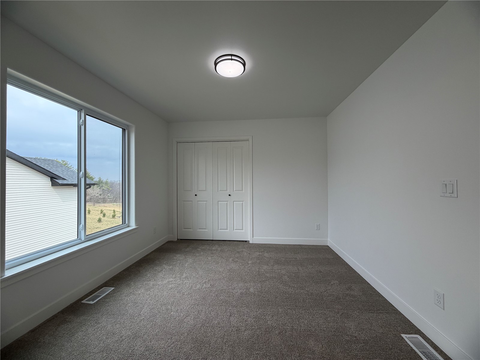 1306 E Gable Way Tiffin IA 52340