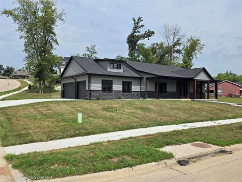 5630 Seminole Valley Trail NE Cedar Rapids IA 52411