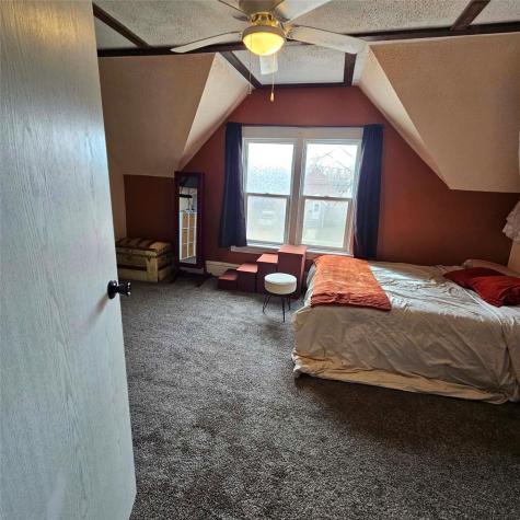 319 NW 2nd Street Oelwein IA 50662