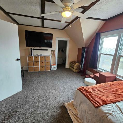 319 NW 2nd Street Oelwein IA 50662