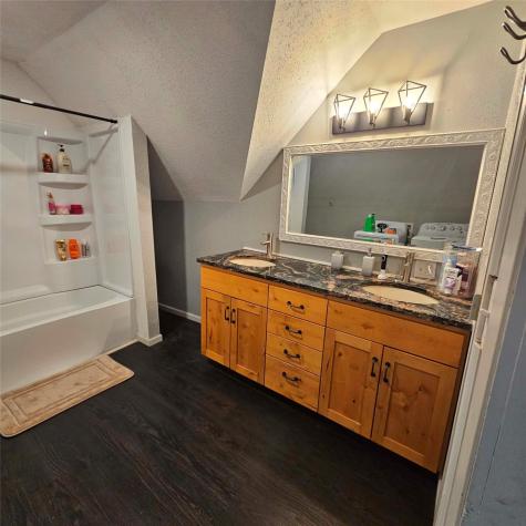 319 NW 2nd Street Oelwein IA 50662