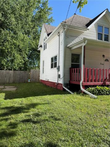 319 NW 2nd Street Oelwein IA 50662