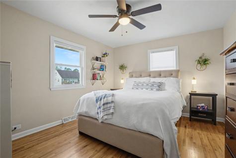 1626 Hollywood Boulevard NE Cedar Rapids IA 52402