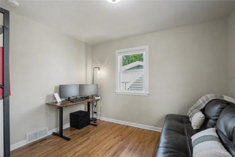 1626 Hollywood Boulevard NE Cedar Rapids IA 52402