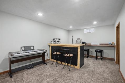 1626 Hollywood Boulevard NE Cedar Rapids IA 52402