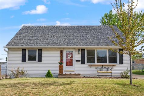 1626 Hollywood Boulevard NE Cedar Rapids IA 52402