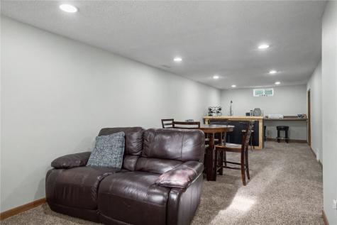 1626 Hollywood Boulevard NE Cedar Rapids IA 52402