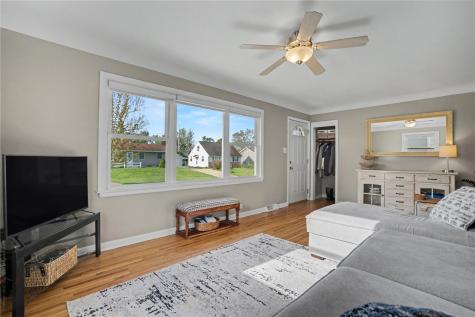 1626 Hollywood Boulevard NE Cedar Rapids IA 52402