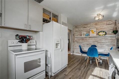 1626 Hollywood Boulevard NE Cedar Rapids IA 52402