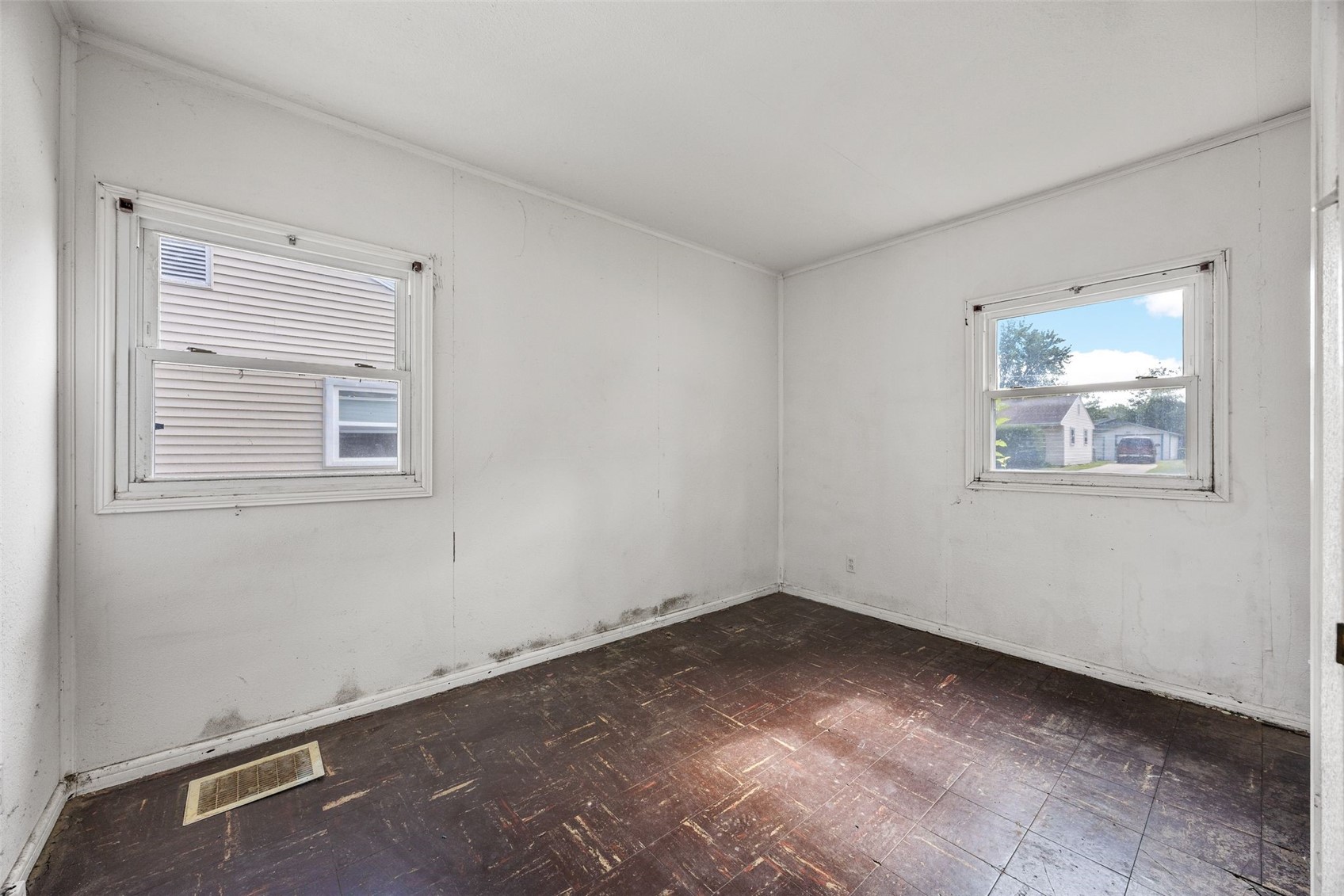 3746 Kencrest Drive NE Cedar Rapids IA 52402