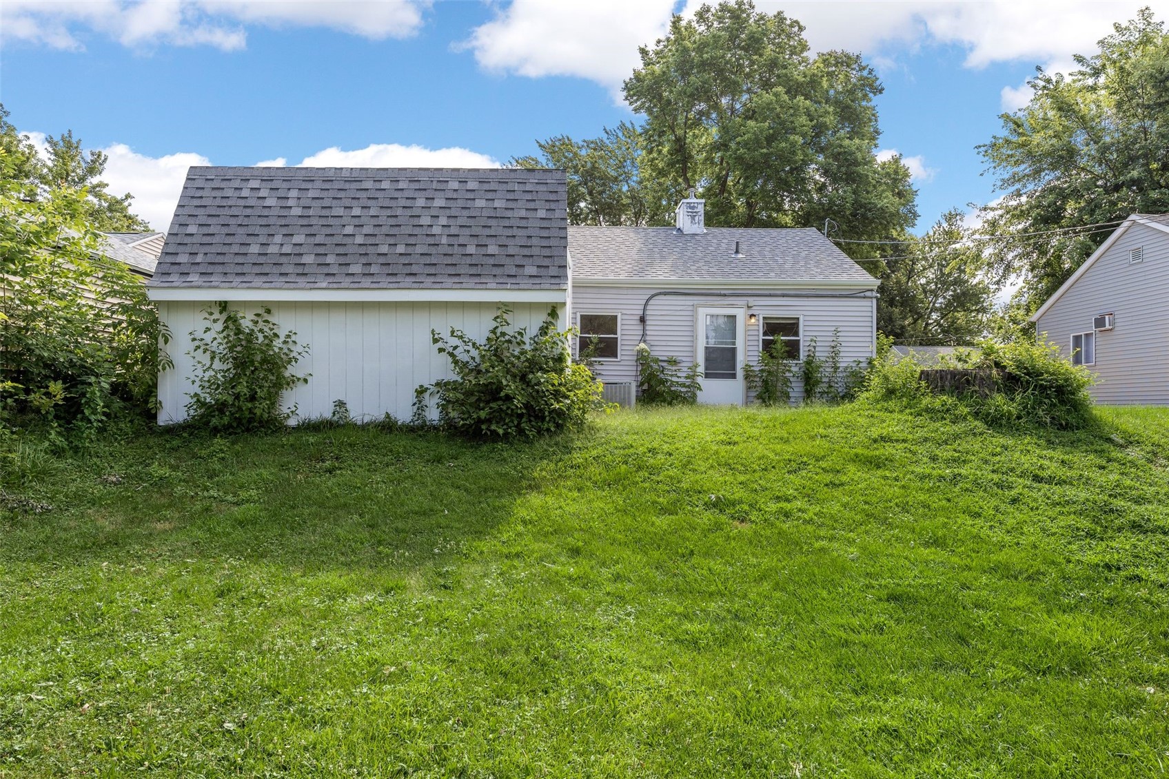 3746 Kencrest Drive NE Cedar Rapids IA 52402