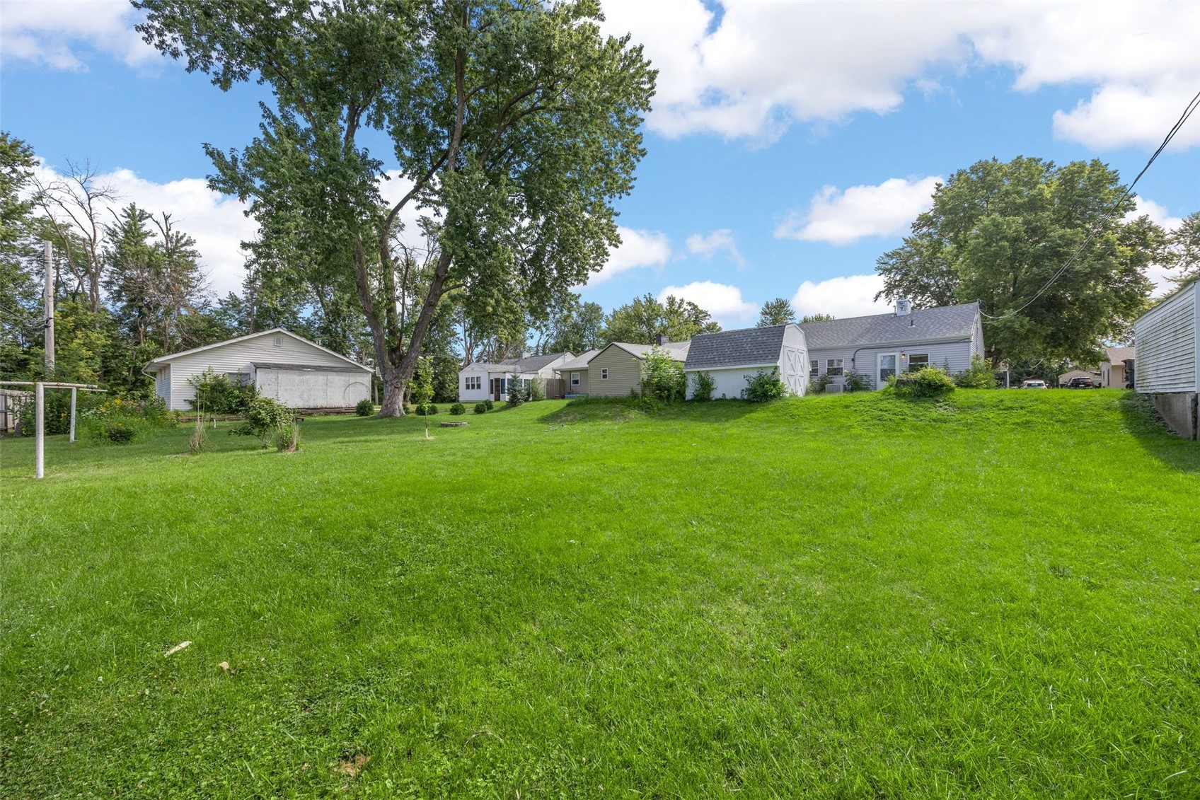 3746 Kencrest Drive NE Cedar Rapids IA 52402