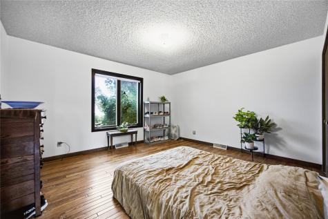 252 Park Street Fairfax IA 52228