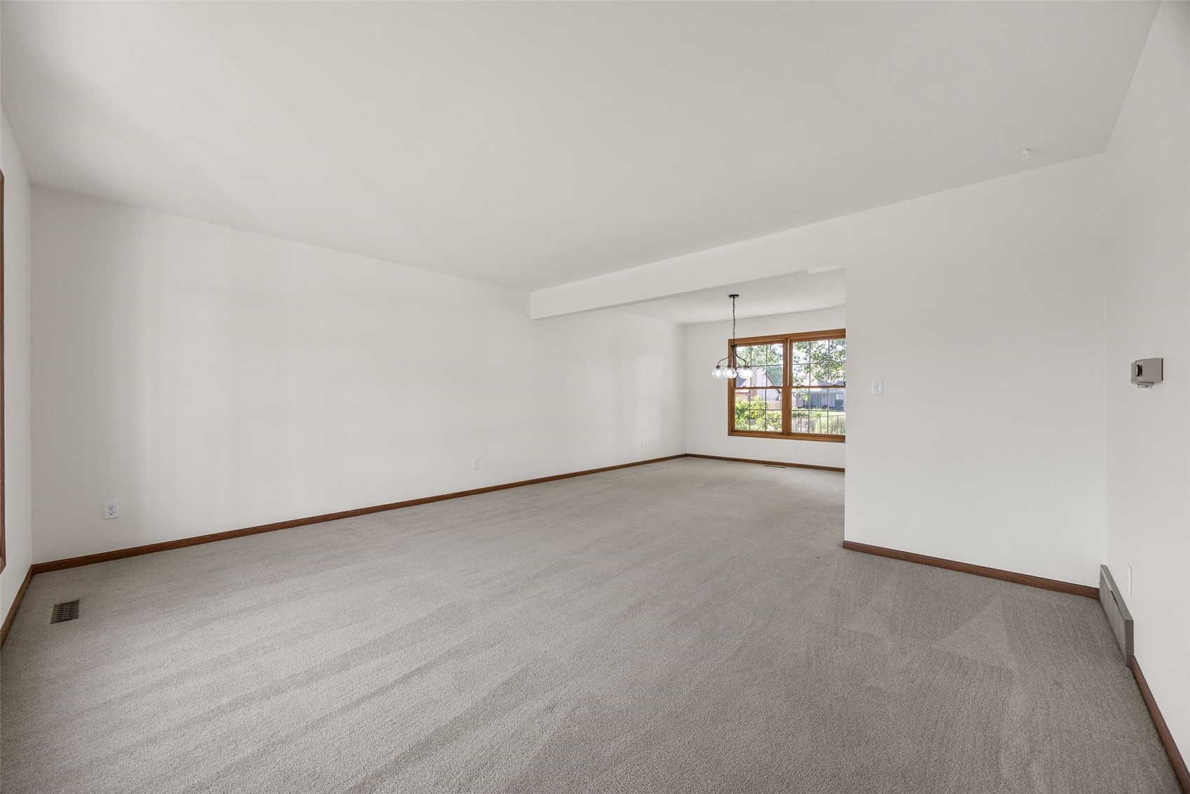 1077 Milstead Drive Hiawatha IA 52233