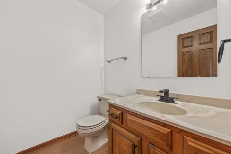 1077 Milstead Drive Hiawatha IA 52233