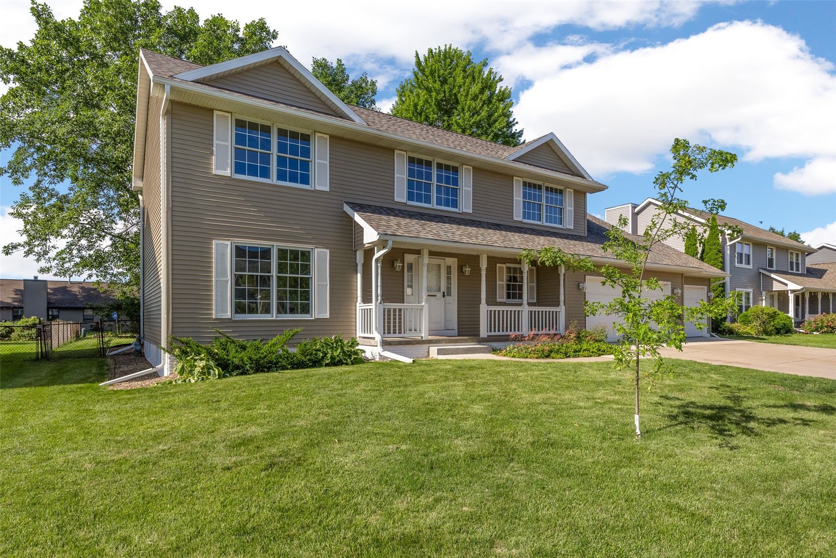 1077 Milstead Drive Hiawatha IA 52233