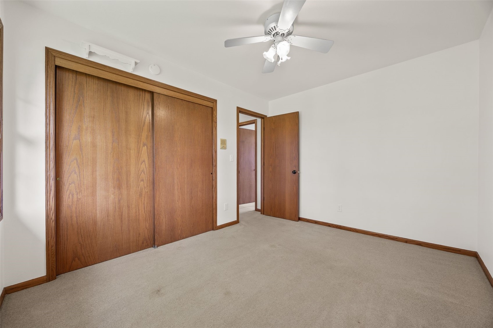 1077 Milstead Drive Hiawatha IA 52233