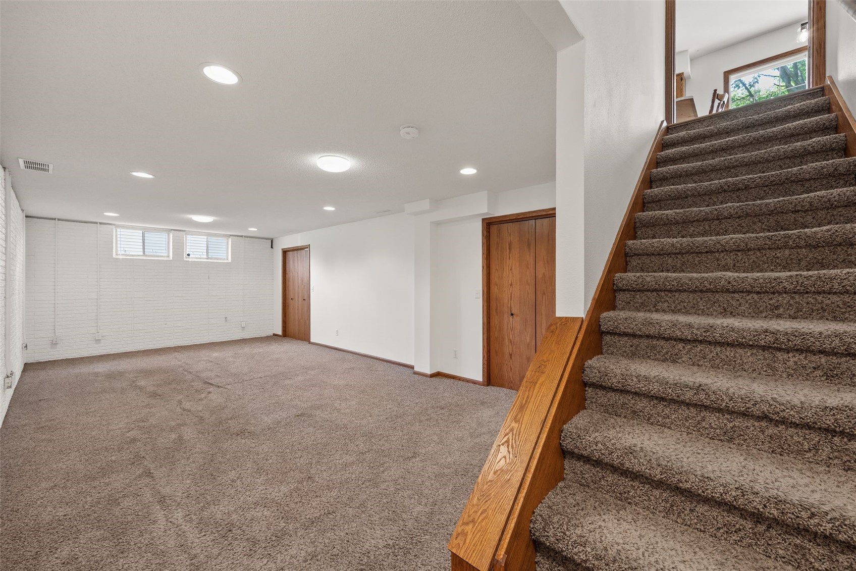 1077 Milstead Drive Hiawatha IA 52233