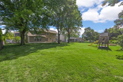 1077 Milstead Drive Hiawatha IA 52233