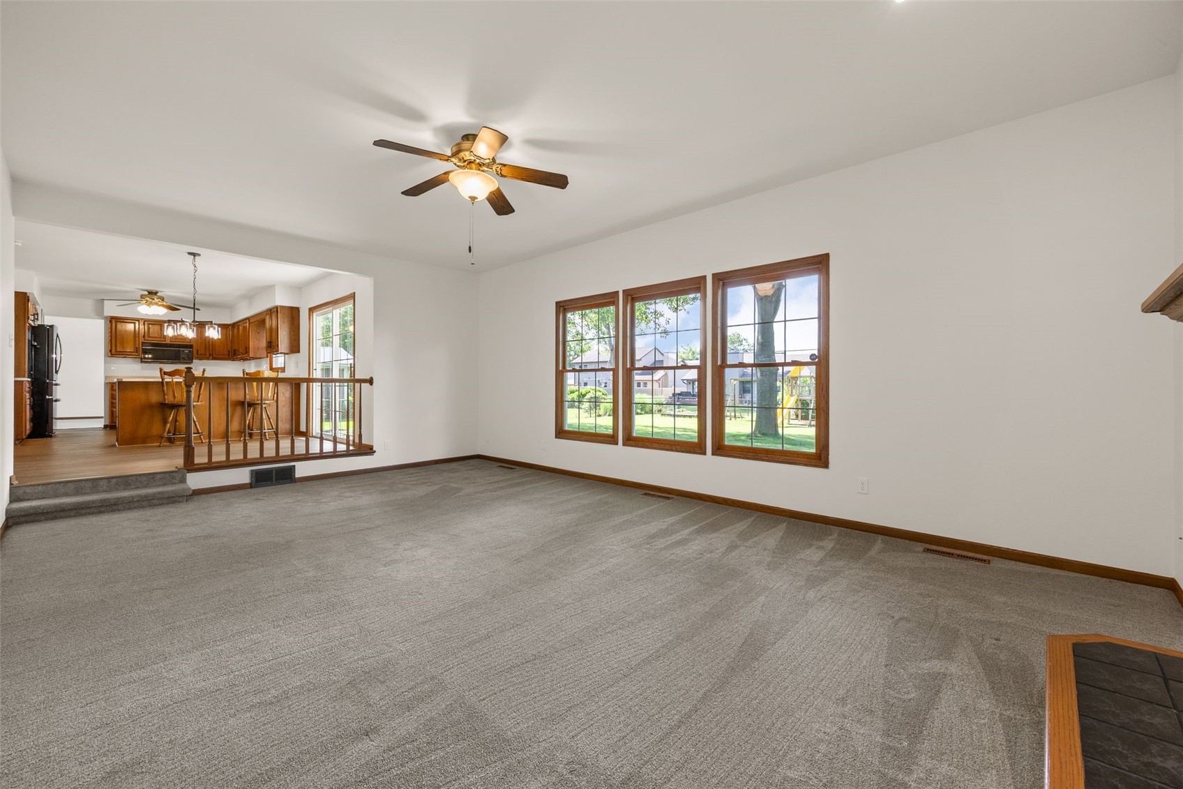 1077 Milstead Drive Hiawatha IA 52233