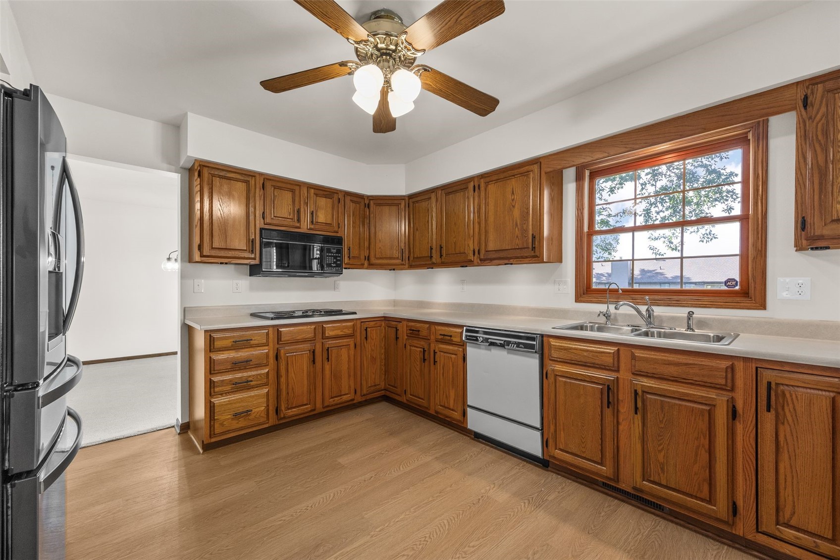 1077 Milstead Drive Hiawatha IA 52233