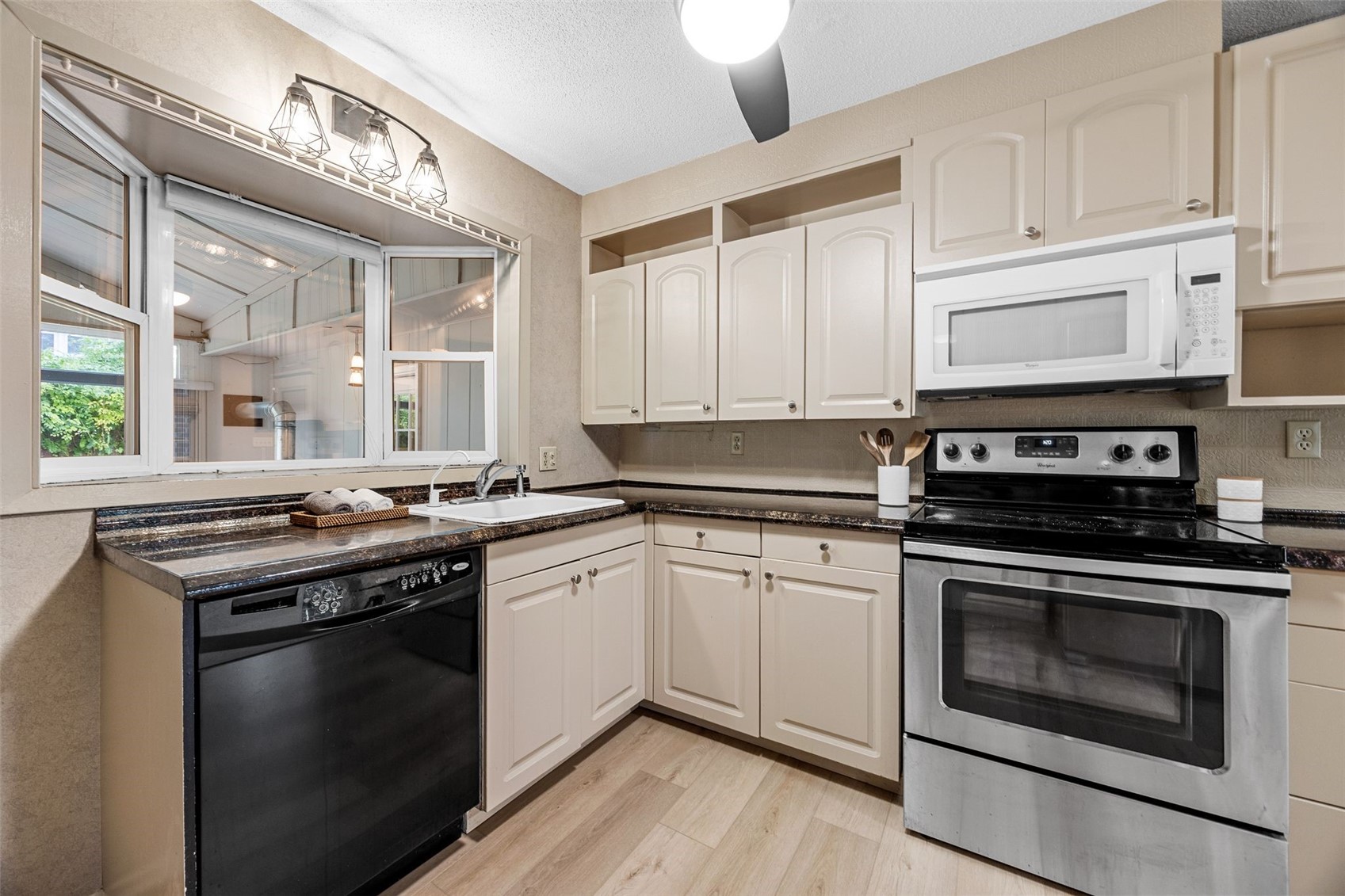 1108 E 3rd Street Anamosa IA 52205