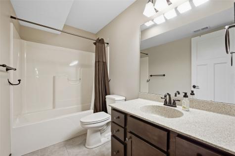 435 Oak Park Circle Marion IA 52302
