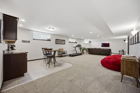 435 Oak Park Circle Marion IA 52302