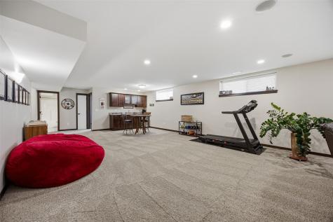 435 Oak Park Circle Marion IA 52302