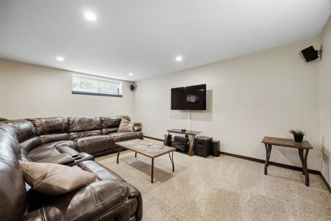 435 Oak Park Circle Marion IA 52302