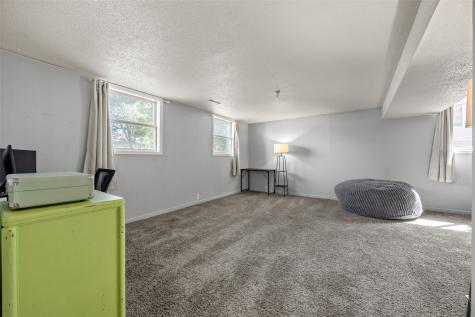 6701 Arbor Lane NE Cedar Rapids IA 52402