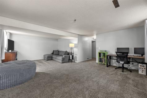 6701 Arbor Lane NE Cedar Rapids IA 52402