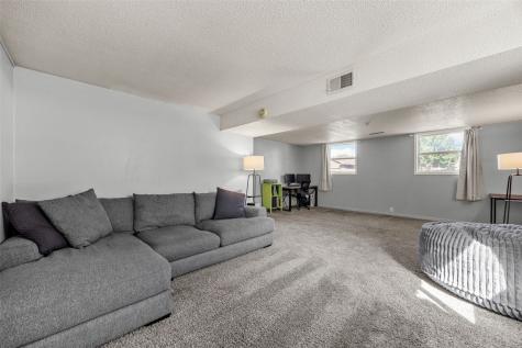 6701 Arbor Lane NE Cedar Rapids IA 52402