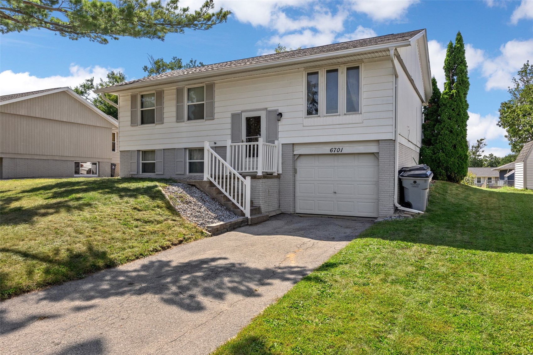 6701 Arbor Lane NE Cedar Rapids IA 52402