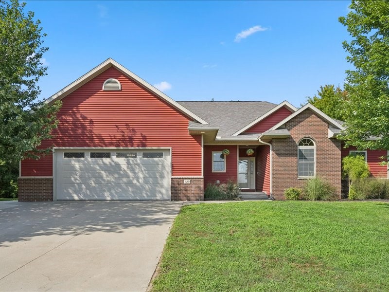 720 Blue Jay Court Tiffin IA 52340