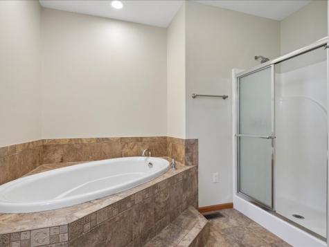 720 Blue Jay Court Tiffin IA 52340