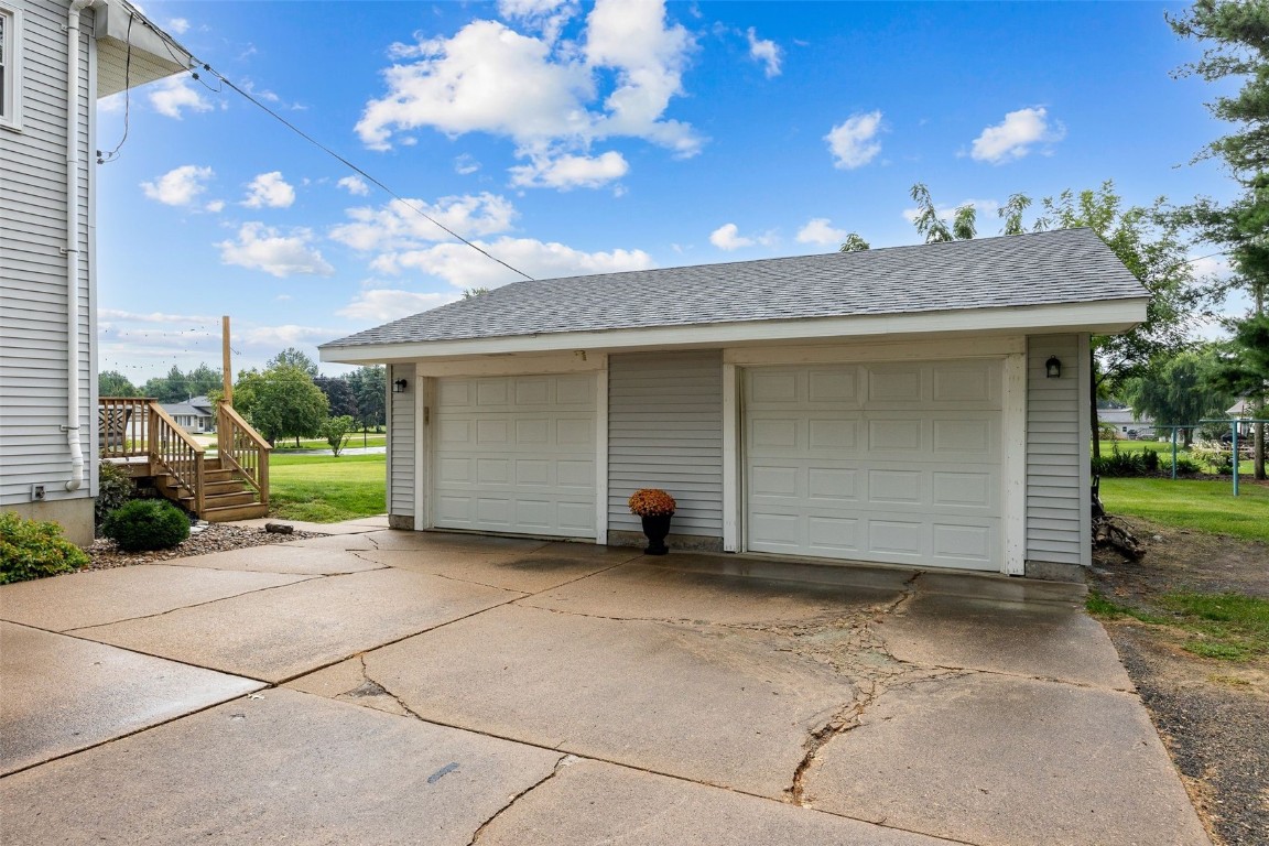 745 Eastview Drive Robins IA 52328